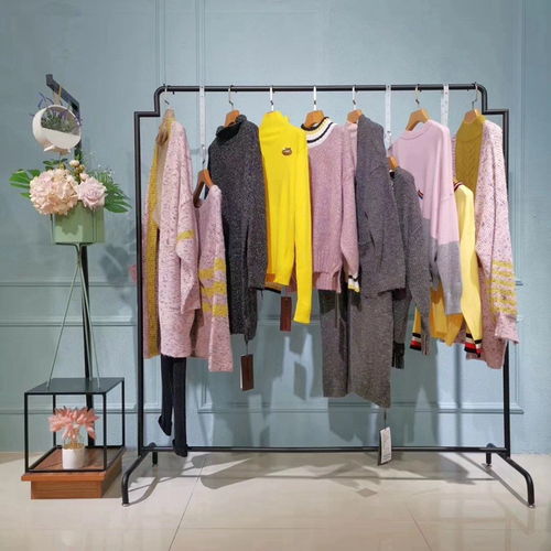 时尚保暖之选 哈巴河丝柏舍与阿玛施女装2020新款羽绒服