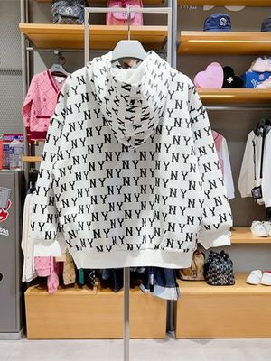 全球视野下的服装市场 实拍图库如何赋能服装零售与批发